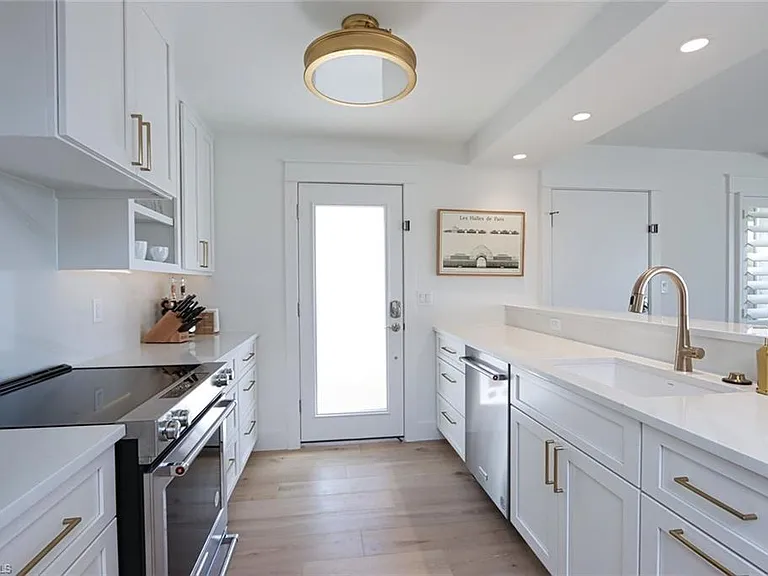 222 Harbour Dr #105 — Photo 5