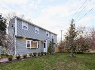 2580 Sycamore Ave, Ronkonkoma, NY 11779