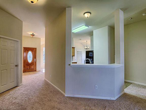 4th image of 603 Columbine Ave
