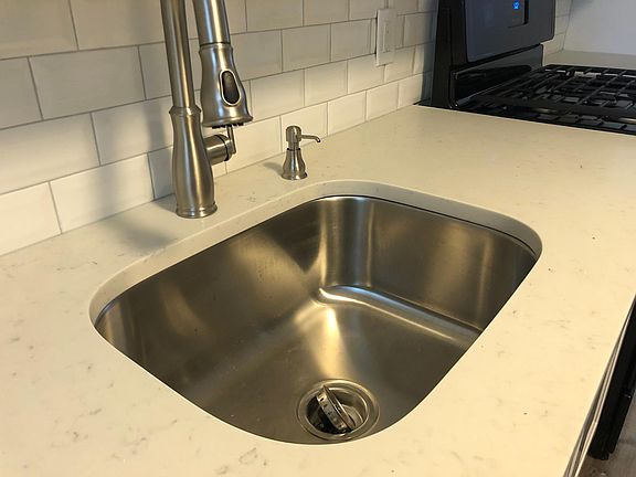 5th image of 42 Waldo Ave #1