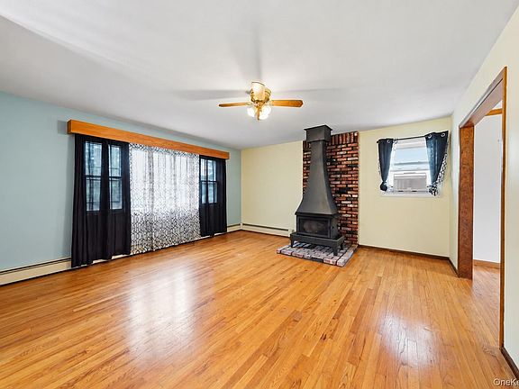 4th image of 295 Depot Road