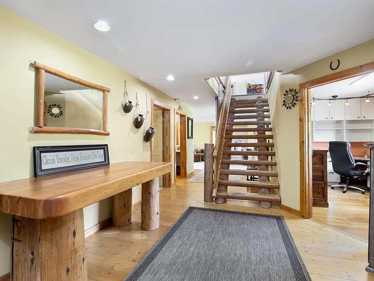 233 Home Pl — Photo 17