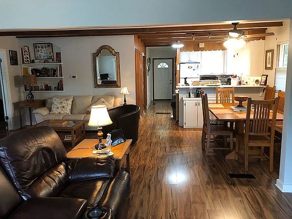 4th image of 327 Arrowhead Dr