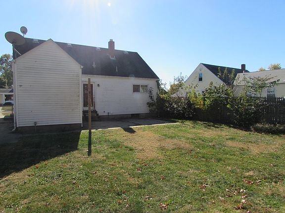 3rd image of 768 Magie Ave