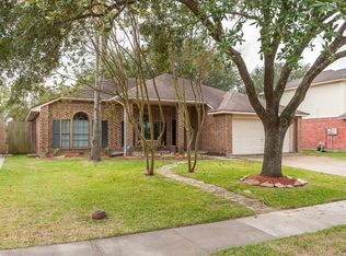 2219 Aberdeen Dr, League City, TX 77573