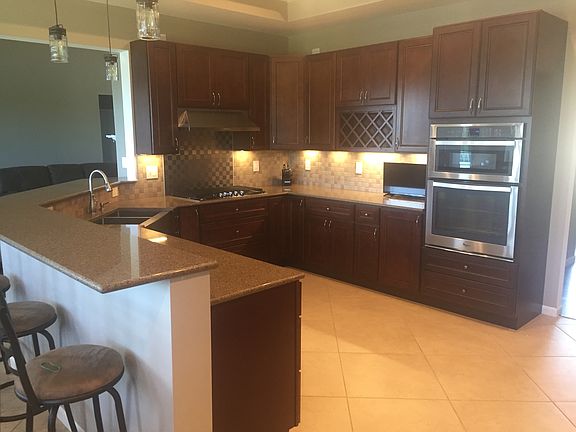 3rd image of Lakeview Dr
