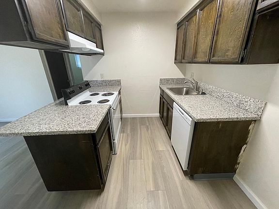 4th image of 4602 Myrtle Ave