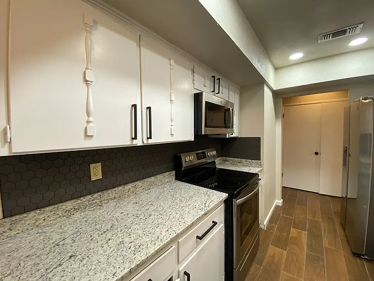 11039 Whisper Valley St — Photo 32