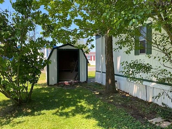 2nd image of 1027 Rosewood Dr