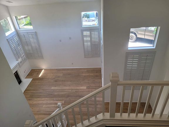 3rd image of 12980 Mackenzie Dr