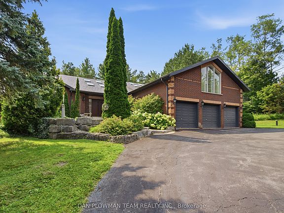 2nd image of 64 Woodbridge Cir
