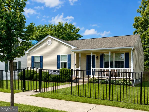 215 N Fairfax Blvd, Ranson, WV 25438