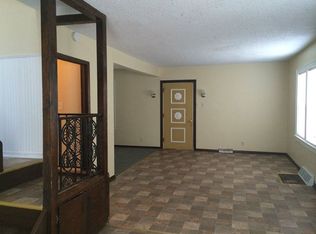 633 Dawson St, Waterloo, IA 50703