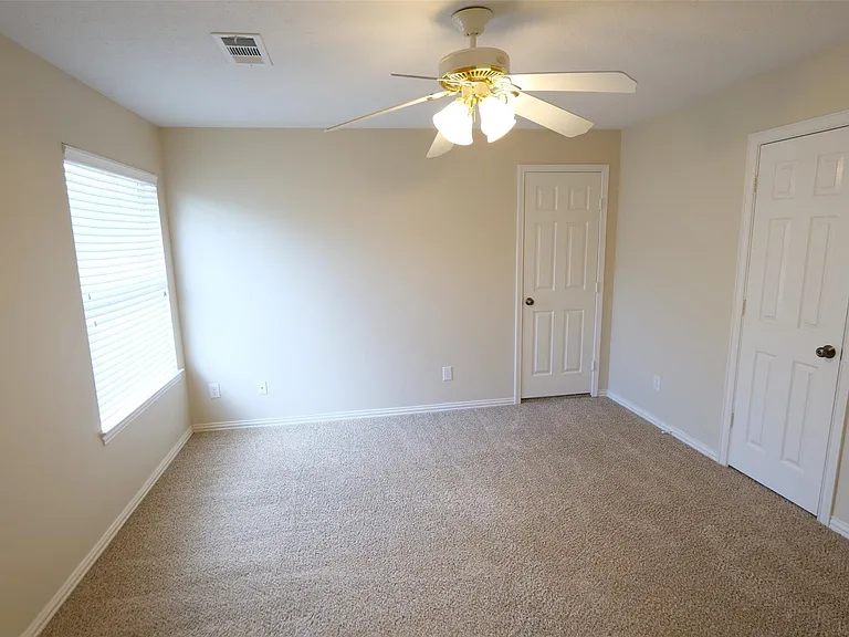 22719 Sierra Lake Ct — Photo 34