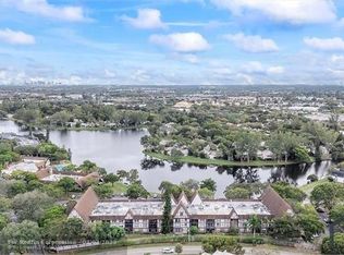3690 Inverrary Dr APT 3T, Lauderhill, FL 33319