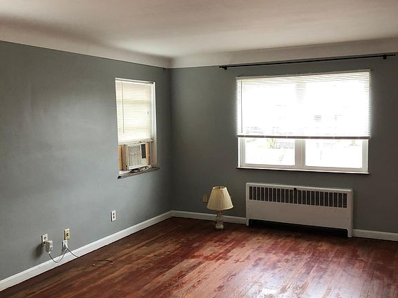 4th image of 3085 Glenmore Ave APT 4