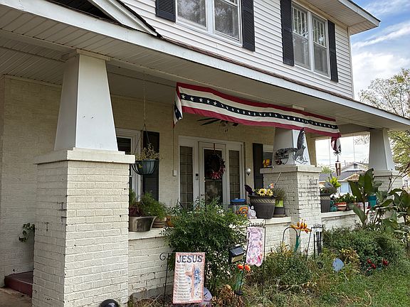 2nd image of 421 S Hickory St