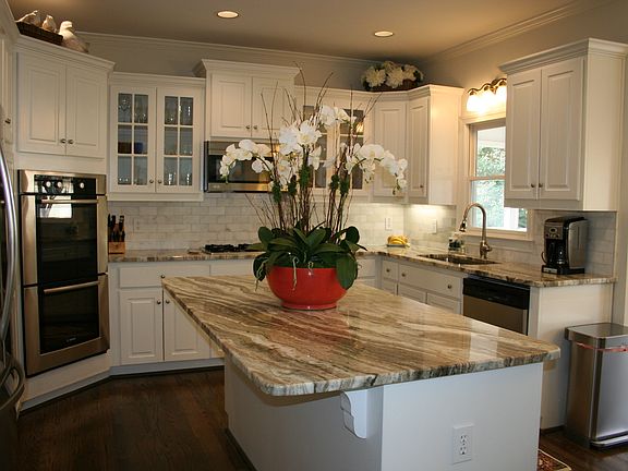2nd image of 5013 Winding Hills Ln