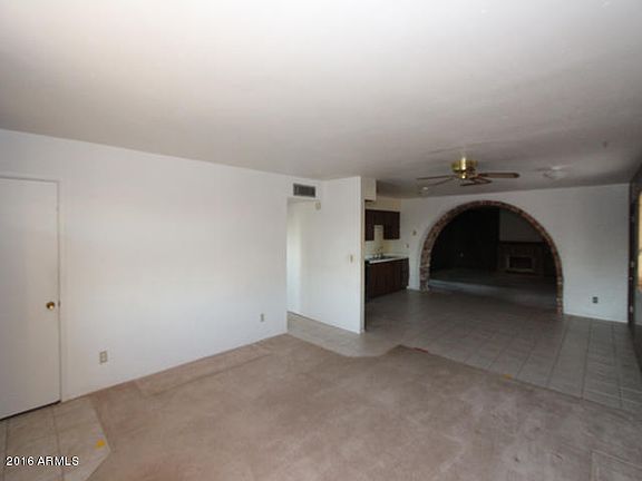 4th image of 550 E Feliz St