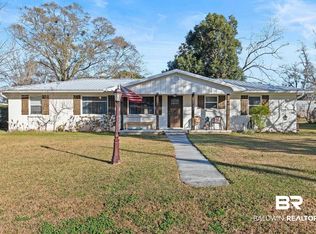 22170 Fairway Dr, Robertsdale, AL 36567