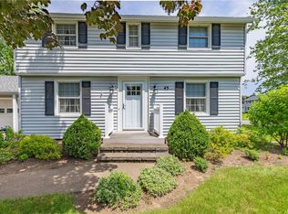 43 Karlan Dr, Rochester, NY 14617