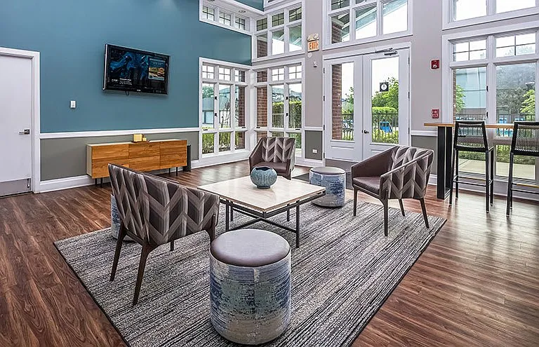 Woodlake Apartments — Photo 10