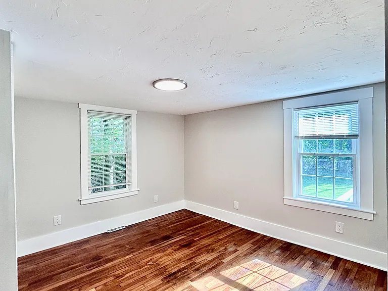 10 Franklin St #1 — Photo 13