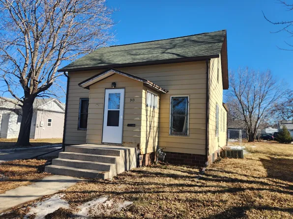 313 6th Ave SE, Pipestone, MN 56164