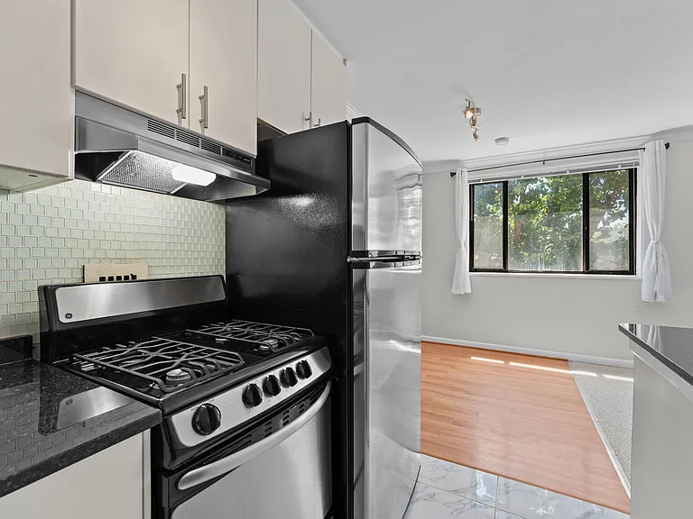 305 C St NE #308 — Photo 7