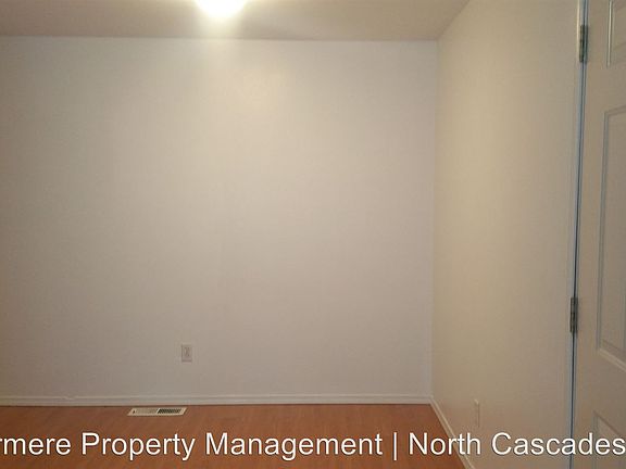 4th image of 940 Alexander St