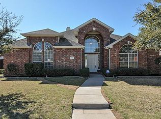 3777 Menard Dr, Carrollton, TX 75010