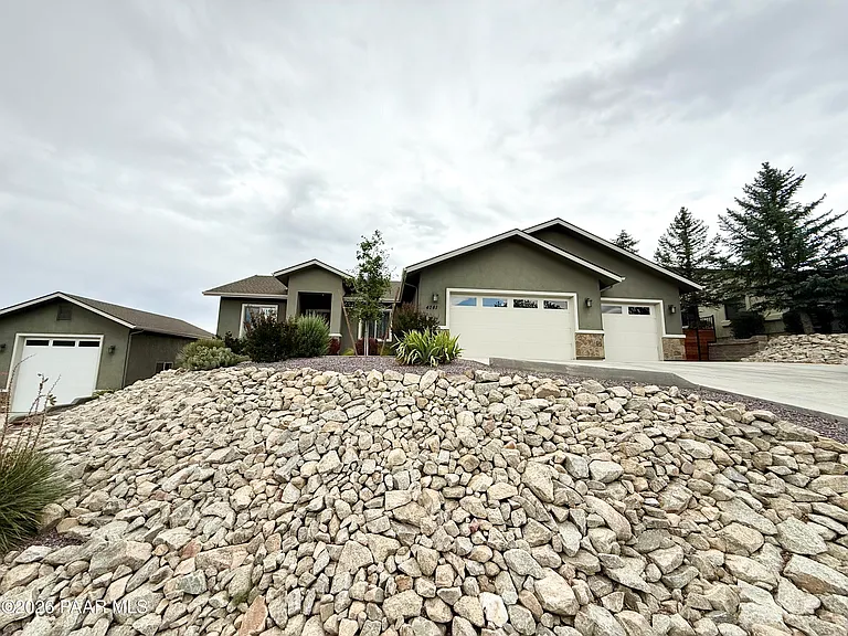 3676 N Valley View Dr #3 — Photo 1