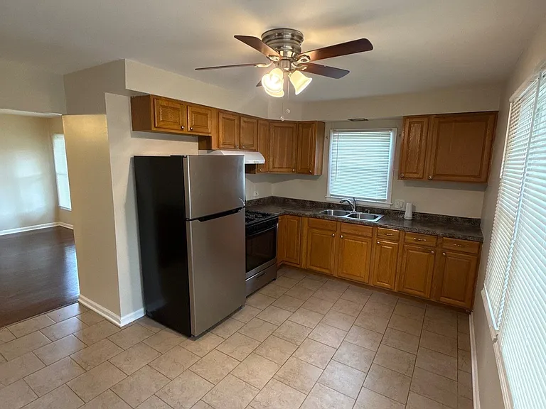 14932 Wabash Ave — Photo 4