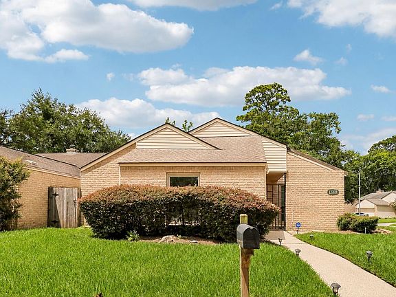 2nd image of 17231 Meadow Butte Dr