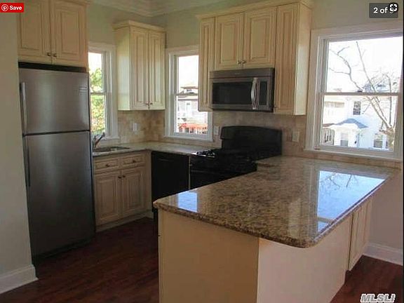 3rd image of 137 W Market St Fl 2nd