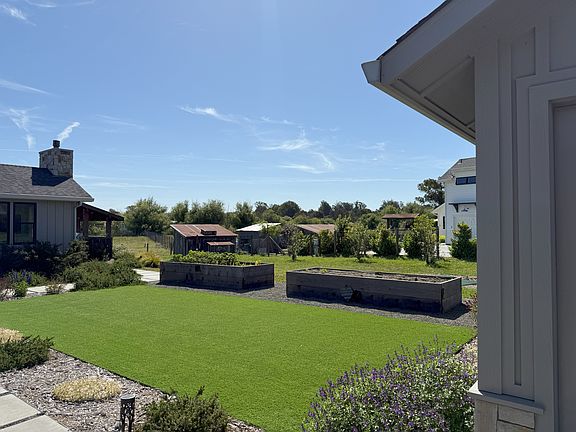 Front yard right side at entry