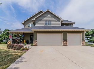 107 Breezy Meadows Rd, Monticello, IL 61856