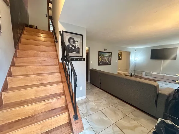 44 Reservoir St #54, Brockton, MA 02301