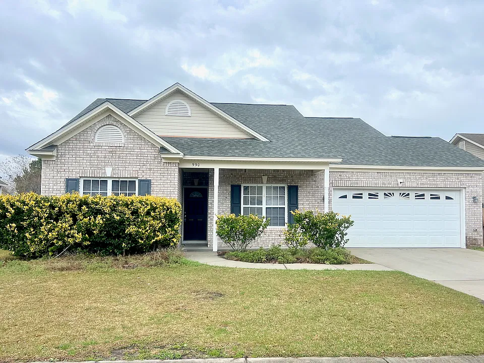 990 Ashland Way