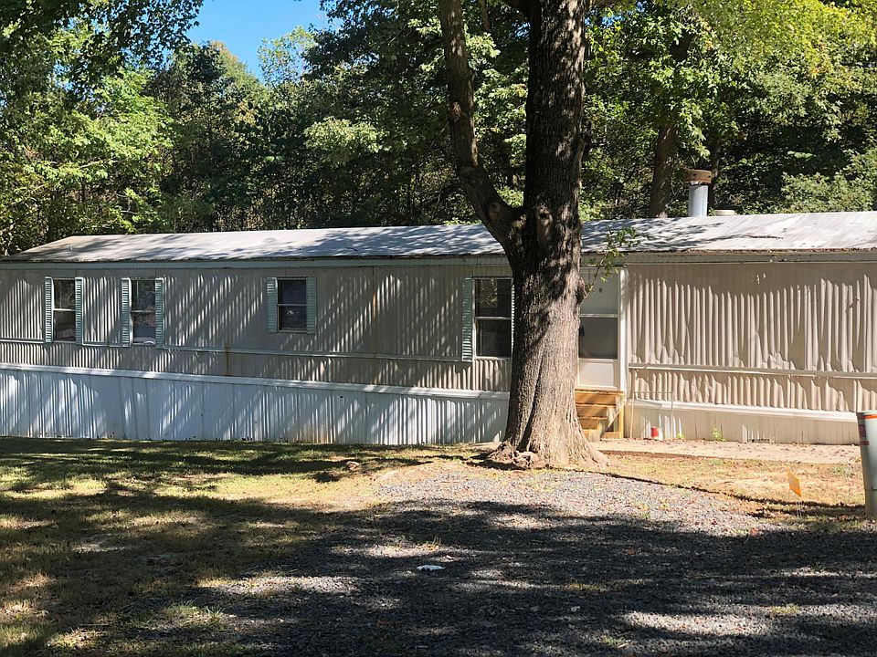 1st image of 134 Country Lane Cir