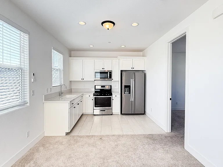 3732 Park Ridge Ln — Photo 5