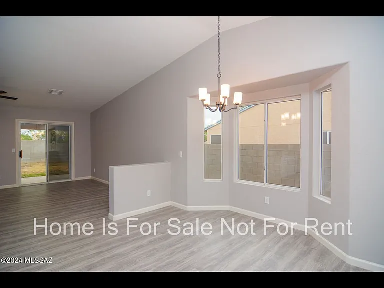 10038 E Moonstruck Way — Photo 3