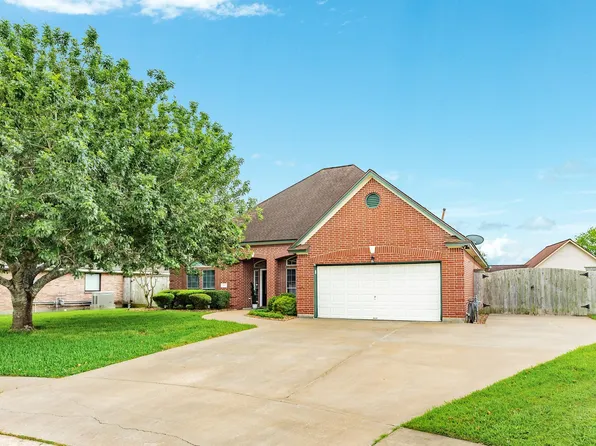 115 Warbler Ct, Richwood, TX 77531