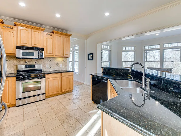 38 Fleming Rd — Photo 9