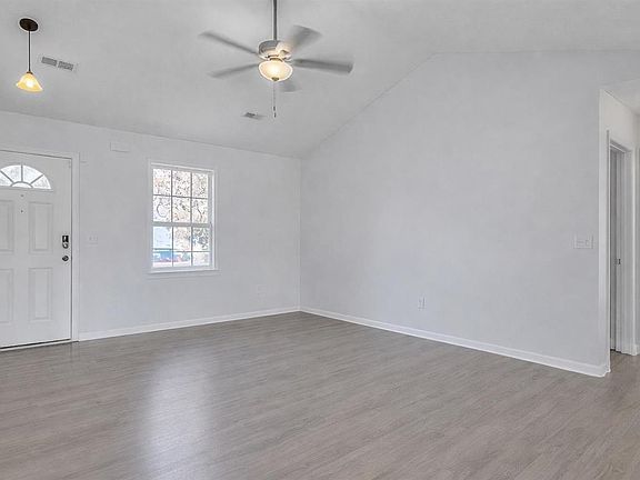 3rd image of 536 Wooden Duck St