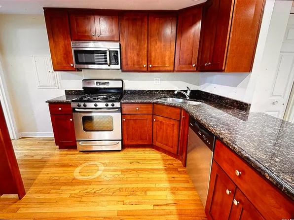 412 School St APT 2A, Maywood, IL 60153