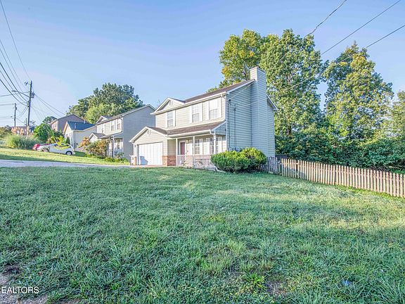 3rd image of 6333 Tamworth Ln