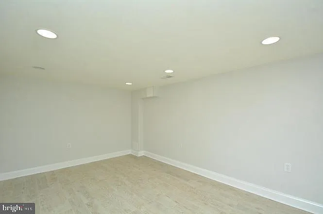 2602 S Troy St — Photo 22