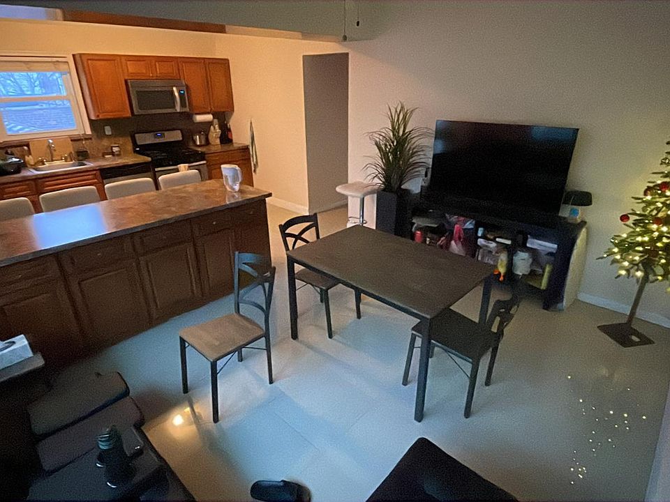 1st image of 392 New York Ave #2