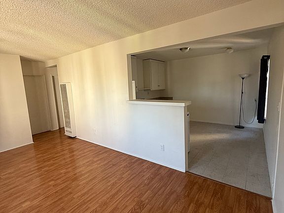4th image of 823 N Beaudry Ave #823